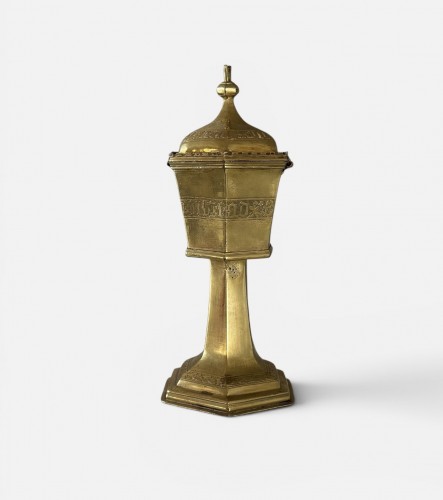 Religious Antiques  - Gothic gilt copper reliquary, Spain ca. 1500