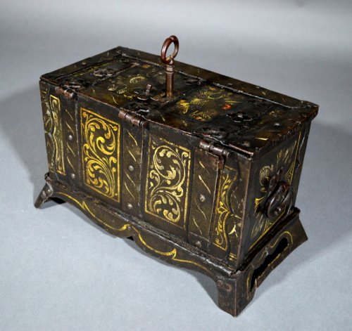 17th century - Small nürnberg casket with scene of &quot;noli mi tangere&quot;.  renaissance era.