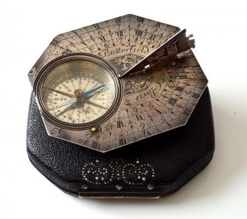 Collectibles  - A sundial-compass by michael butterfield.  late 17th century. 