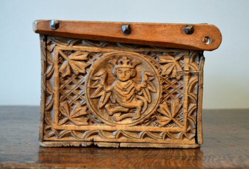 11th to 15th century - A casket in beechwood.   Germany.  15th century.  