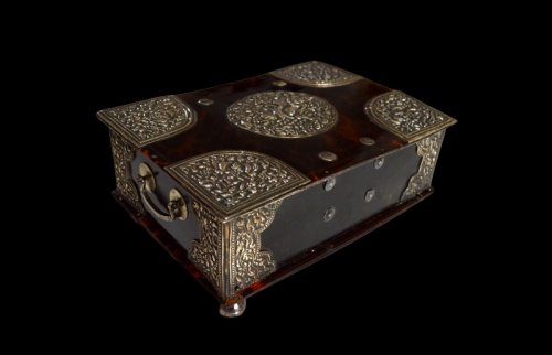 18th century Dutch-Colonial casket in silver &amp; tortoiseshell 