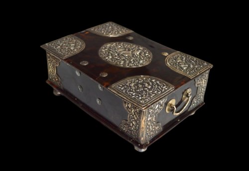 Objects of Vertu  - 18th century Dutch-Colonial casket in silver &amp; tortoiseshell 