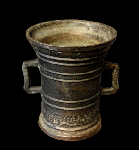 A large bronze mortar.  Germany.  Dated 1596 - Collectibles Style Renaissance