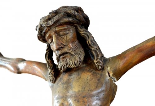 Christ in carved wood.16th century. - 