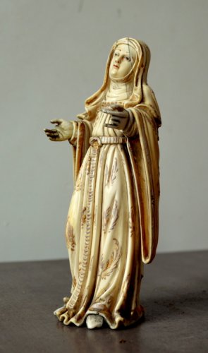 Religious Antiques  - Ivory carved Virgin.Philippines 17th century.