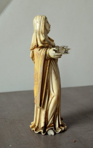 17th century - Ivory carved Virgin.Philippines 17th century.