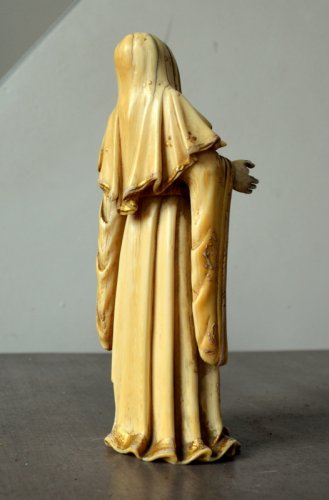 Antiquités - Ivory carved Virgin.Philippines 17th century.