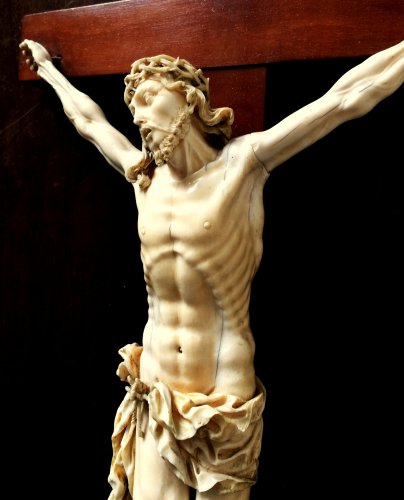 Religious Antiques  - Ivory carved Christ.17th century