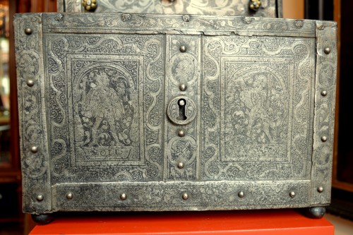 Huge casket in etched steel, Nürnberg 2nd half 16th century. - 