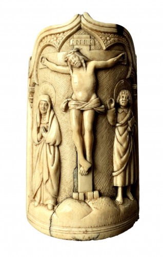 A fine ivory pax, Early 16th century