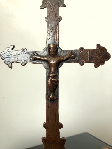 Croix procession miniature en cuivre. XIIIe siècle - Art sacré, objets religieux Style Moyen Âge