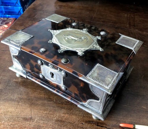 Three dutch colonial tortoiseshell/silver casket, Batavia Ca.1700 - Objects of Vertu Style 