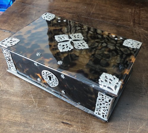 Three dutch colonial tortoiseshell/silver casket, Batavia Ca.1700 - 