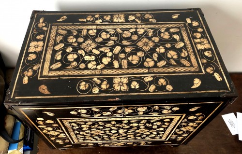 17th century - Indo-Portugese table cabinet.Late 17th century.