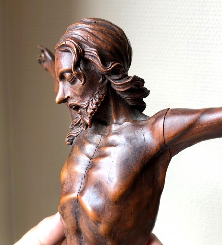 A fruitwood carved Corpus Christi.17th century. - 