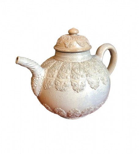 A Westerwald stoneware teapot, 18th century - 