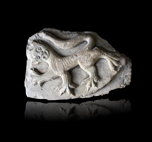 Sculpture Sculpture en pierre - Fragment en pierre calcaire avec un léopard héraldique. XVe siècle