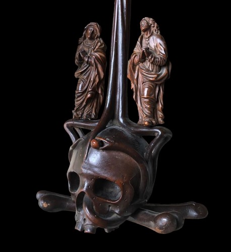Art sacré, objets religieux  - Crucifix en bois fruitier et buis.XVIIe siècle