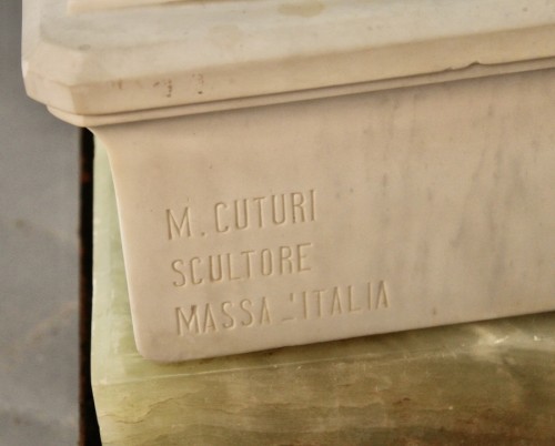 XXe siècle - Liseuse en marbre de Carrare M Cuturi