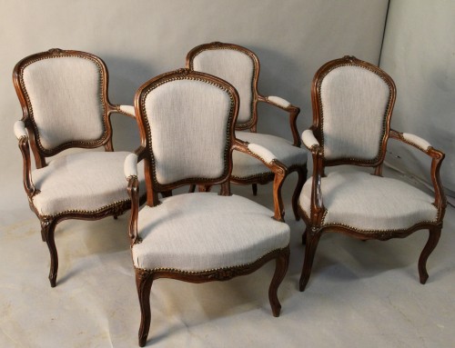 Suite de quatre fauteuils cabriolet Louis XV - Jean-Yves Buhard