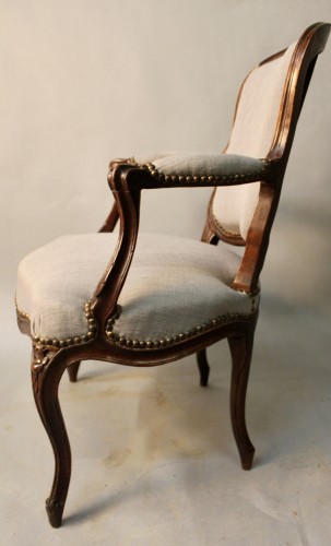 Suite de quatre fauteuils cabriolet Louis XV - Louis XV