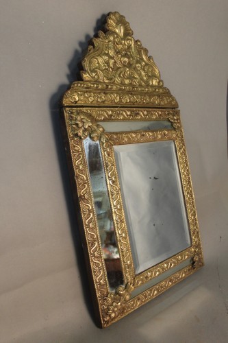  - Suite de 4 miroirs à fronton en laiton repoussé fin 19e