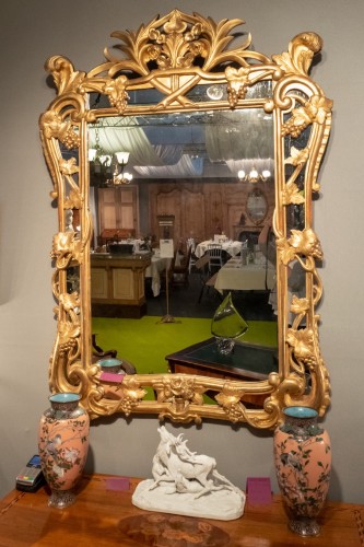 19th century - Mirror with glazing decorated with grapes, mid-19th century