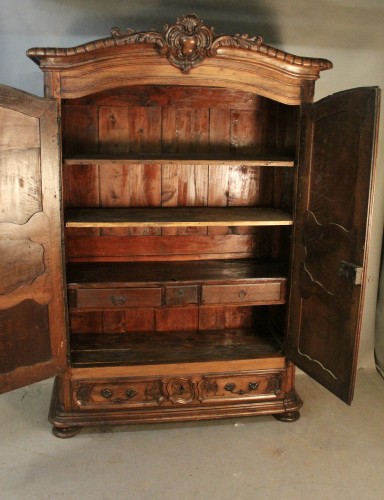 Antiquités - Armoire en noyer, Périgord XVIIIe siècle