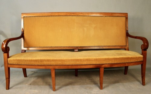 Seating  - Restoration-period mahogany bench seat