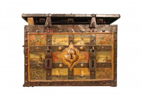 17th century "Nuremberg" marine chest