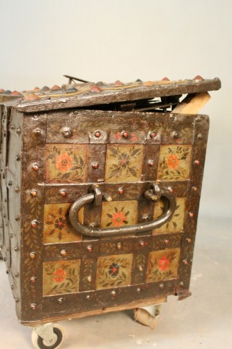 17th century - 17th century &quot;Nuremberg&quot; marine chest