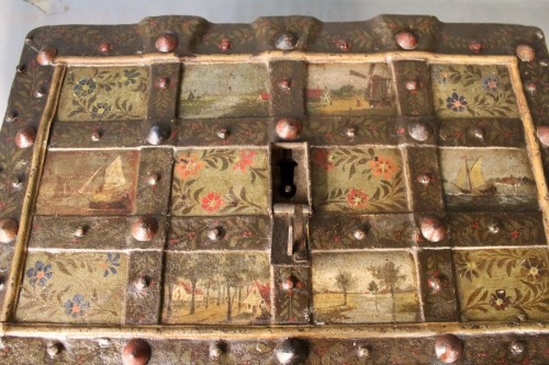 Antiquités - 17th century &quot;Nuremberg&quot; marine chest