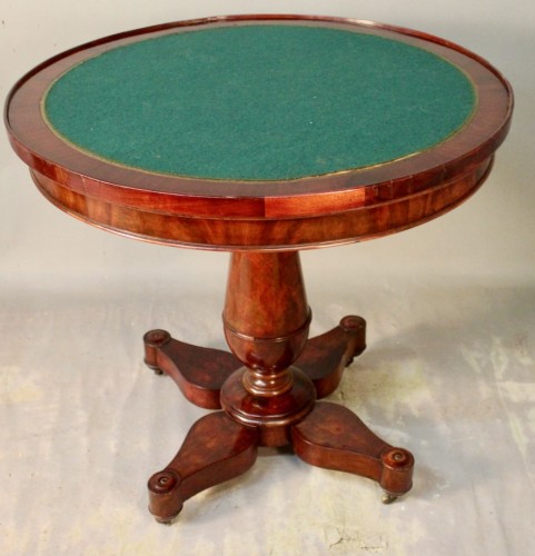 XIXe siècle - Guéridon table à jeux en acajou XIXe
