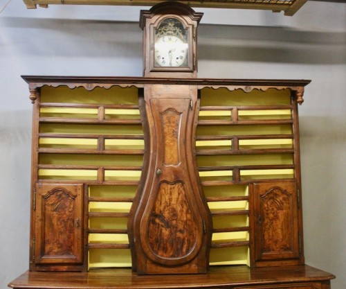 XVIIIe siècle - Vaisselier horloge Bressan XVIIIe
