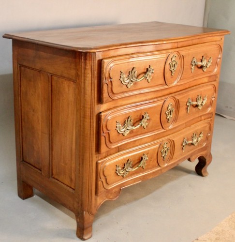  - Commode Lyonnaise En Noyer XVIIIème