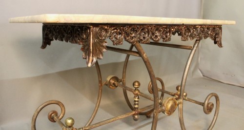 Antiquités - Table de boucher en fonte et fer forgé