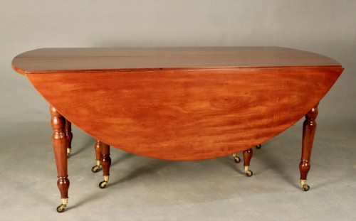 Table de banquet à 8 pieds Jacob en acajou massif - Mobilier Style 
