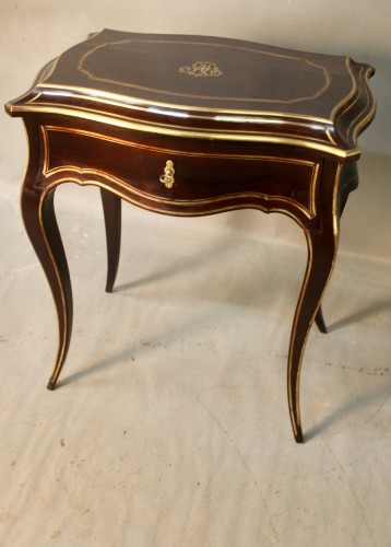 Mobilier Table & Guéridon - Travailleuse Napoléon III en bois noirci et filets de laiton