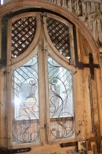 XIXe siècle - Grande porte Art Nouveau en chêne et fer frogé