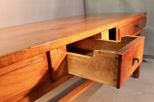 Table de ferme Bressane dju XIXe siècle en merisier et son banc - 