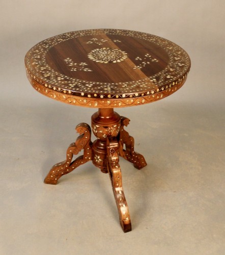 Indochinese Pedestal Table With Mother-of-pearl Inlay - Furniture Style 