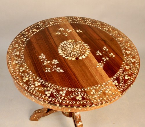 Indochinese Pedestal Table With Mother-of-pearl Inlay - 