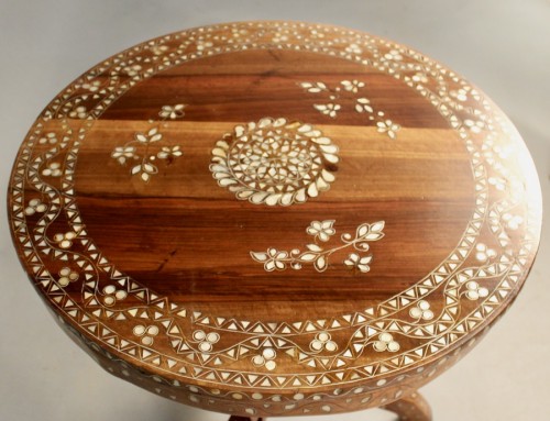 Antiquités - Indochinese Pedestal Table With Mother-of-pearl Inlay