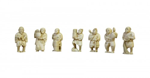 Set of 7 ivoryNetsuke, Japan between 1900 and 1920 
