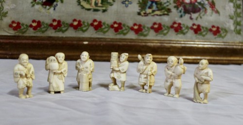 Set of 7 ivoryNetsuke, Japan between 1900 and 1920  - Asian Works of Art Style 