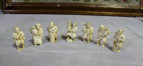 Set of 7 ivoryNetsuke, Japan between 1900 and 1920  - 
