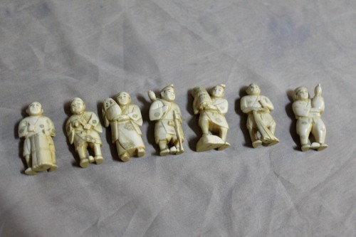  - Set of 7 ivoryNetsuke, Japan between 1900 and 1920 