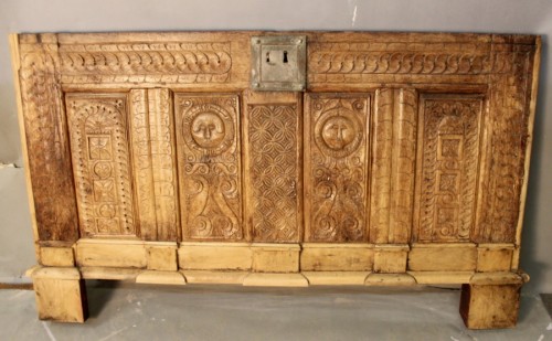 <= 16th century - Gothic Chest Panel In 16th Century Oak