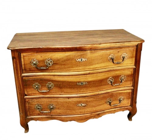 Louis XV Curved Chest Of Drawers In Walnut