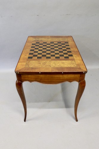 Furniture  - Games Table With Removable And Reversible Checkerboard Top 
